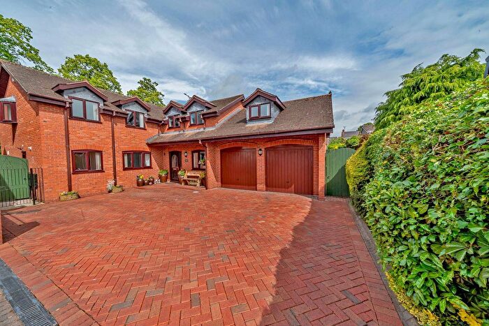 6 Bedroom Detached House For Sale In Peakes Road, Etching Hill, WS15