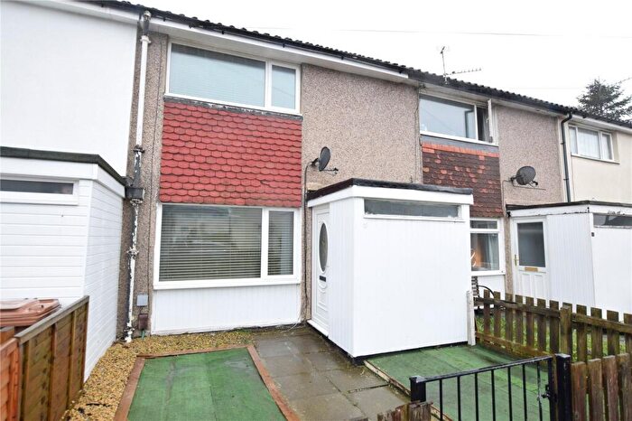 2 Bedroom Terraced House For Sale In Whinmoor Way, Leeds, LS14