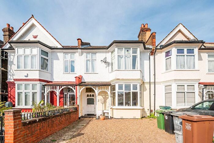2 Bedroom Flat To Rent In Muirkirk Road, Catford, London, SE6