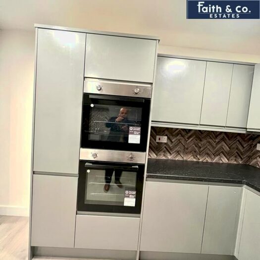 5 Bedroom Terraced House To Rent In Trent Road, Langley, SL3