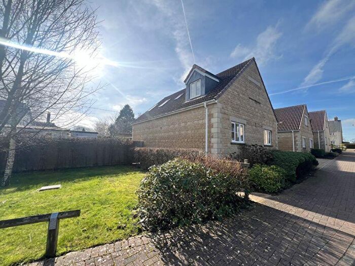 3 Bedroom Link Detached House For Sale In Mendip Gardens, Holcombe, BA3