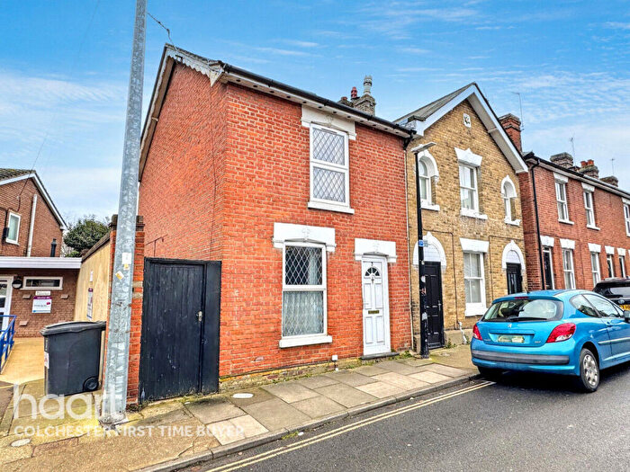 2 Bedroom Link Detached House For Sale In Hospital Road, Colchester, CO3