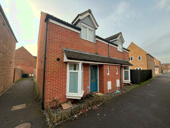 2 Bedroom Semi-Detached House To Rent In Goldfinch Gate, Gillingham, Dorset, SP8
