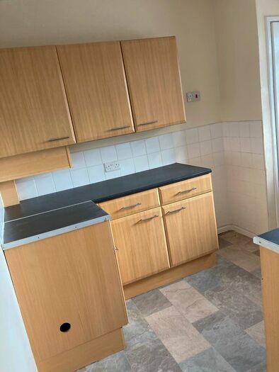 2 Bedroom Flat To Rent In Penarth Road, Crossgates Leeds, LS15