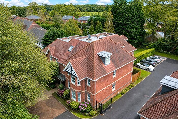 2 Bedroom Apartment For Sale In London Road, Windlesham, Surrey, GU20