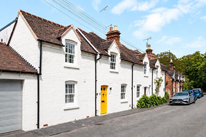 4 Bedroom Semi-Detached House For Sale In Alveston Lane, Alveston, Stratford-Upon-Avon, CV37
