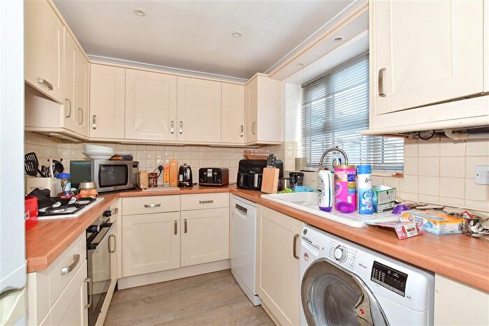 3 Bedroom End Of Terrace House For Sale In Bakers Close, Southwater, Horsham, West Sussex, RH13
