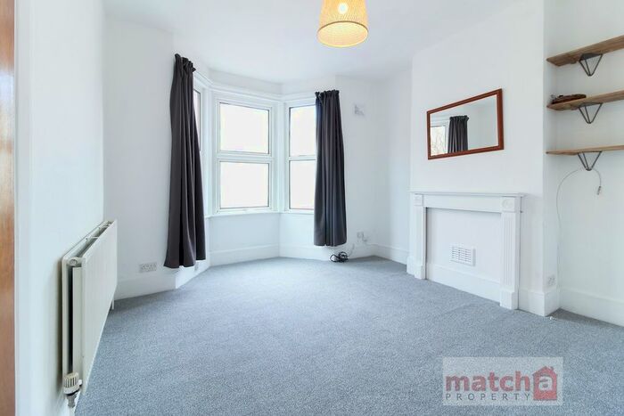 1 Bedroom Flat To Rent In Antrobus Road, Chiswick, London, W4