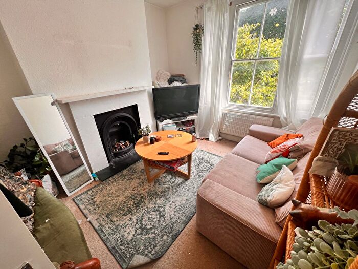 3 Bedroom Flat To Rent In Giesbach Road, London, N19