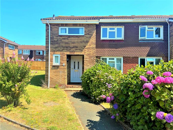 3 Bedroom Semi-Detached House To Rent In The Chase, Apse Heath, Sandown, PO36