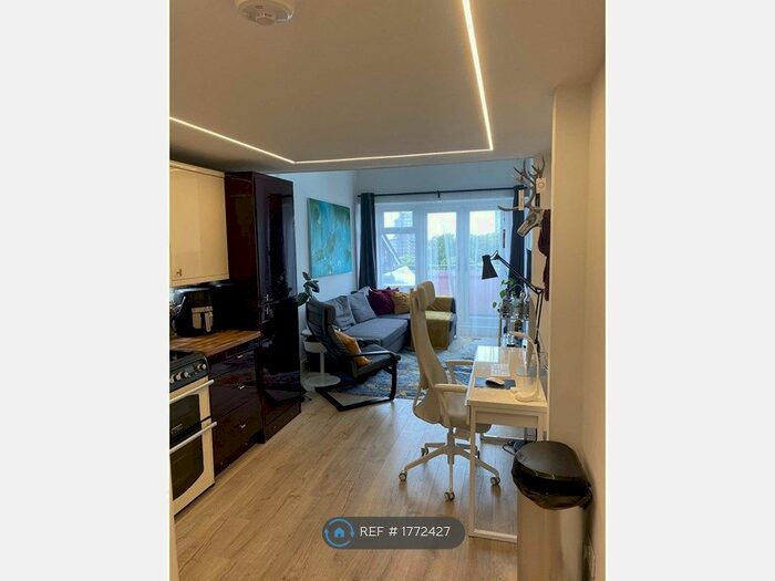 1 Bedroom Flat To Rent In Manhattan Building, London, E3