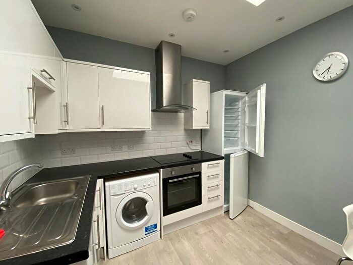 2 Bedroom Flat To Rent In Windsor Terrace, Southampton, SO14