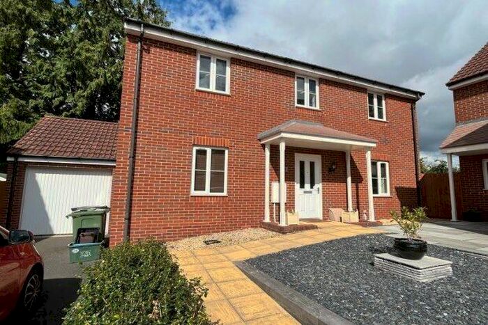 4 Bedroom Detached House To Rent In John Hall Close, Bristol, BS14