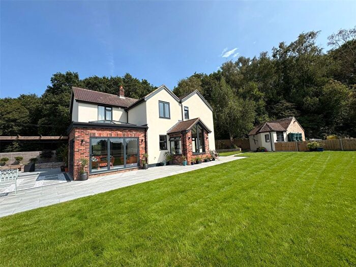 4 Bedroom Detached House For Sale In Funtley Road, Funtley, Hampshire, PO15
