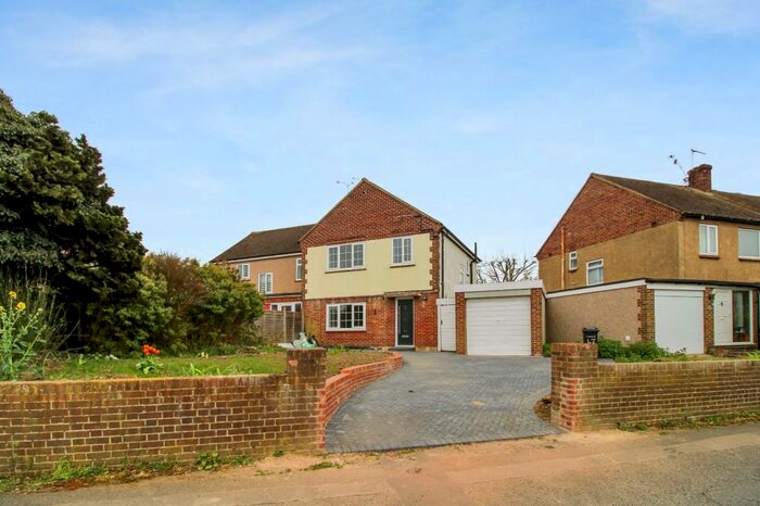 3 Bedroom Semi-Detached House To Rent In Chalk Road, Gravesend, DA12