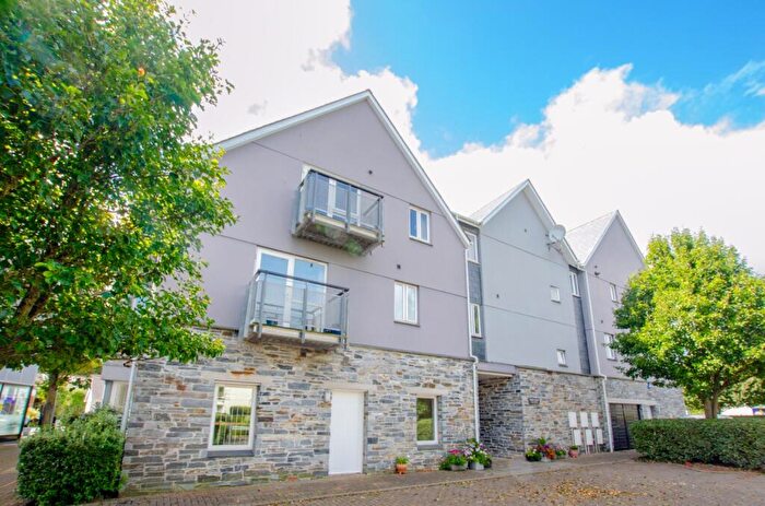 2 Bedroom Flat To Rent In Town Quay Harbour Road, Wadebridge, PL27