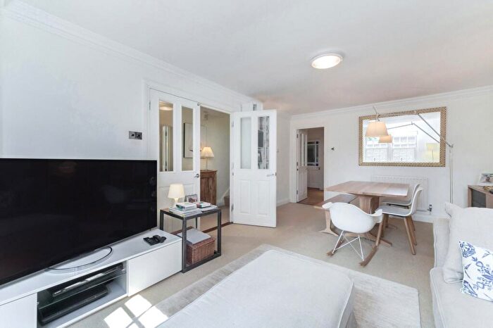 3 Bedroom Terraced House To Rent In Streatley Place, Hampstead, NW3