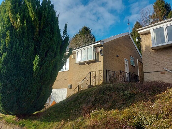 2 Bedroom Semi-Detached House To Rent In Leaventhorpe Avenue, Bradford, BD8