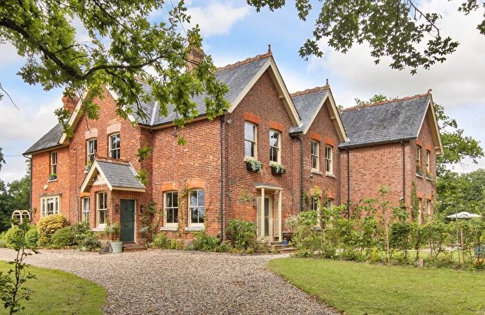 6 Bedroom Detached House For Sale In Clapper Lane, Staplehurst, Kent, TN12