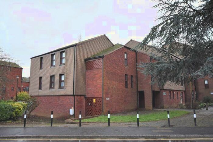 2 Bedroom Flat To Rent In Serge Court, Exeter, EX2