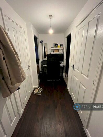 1 Bedroom Flat To Rent In Oxford House, Dagenham, RM8