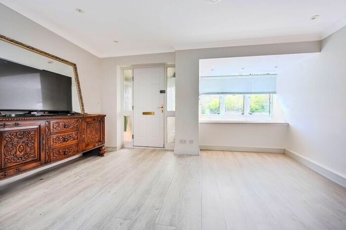 5 Bedroom End Terrace House To Rent In Chivenor Grove, North Kingston, Kingston Upon Thames, KT2
