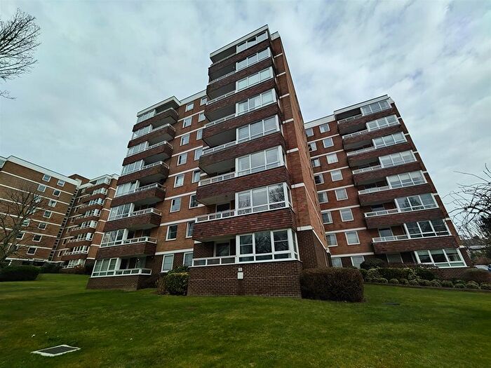 2 Bedroom Flat To Rent In Preston Park Avenue, Brighton, BN1