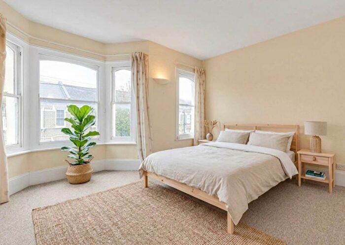 6 Bedroom Terraced House To Rent In Ballater Road, Brixton, SW2