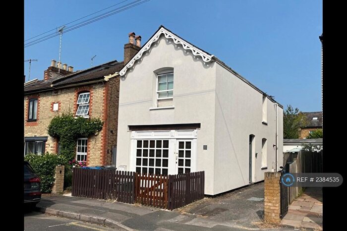 1 Bedroom Flat To Rent In Borough Road, Kingston, KT2