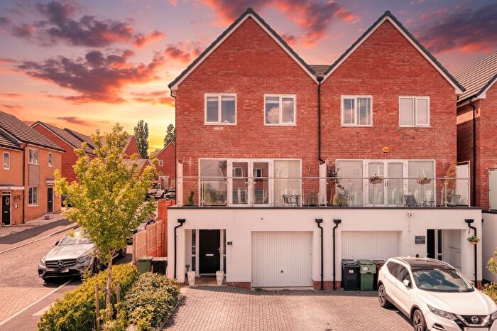 4 Bedroom Semi-Detached House For Sale In Arrow Drive, Cofton Hackett, B45