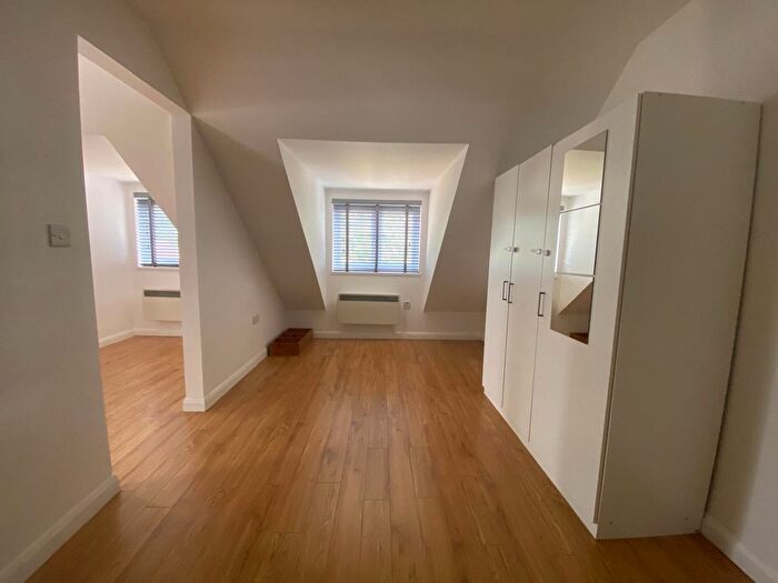 Studio To Rent In Quainton Street, London, NW10