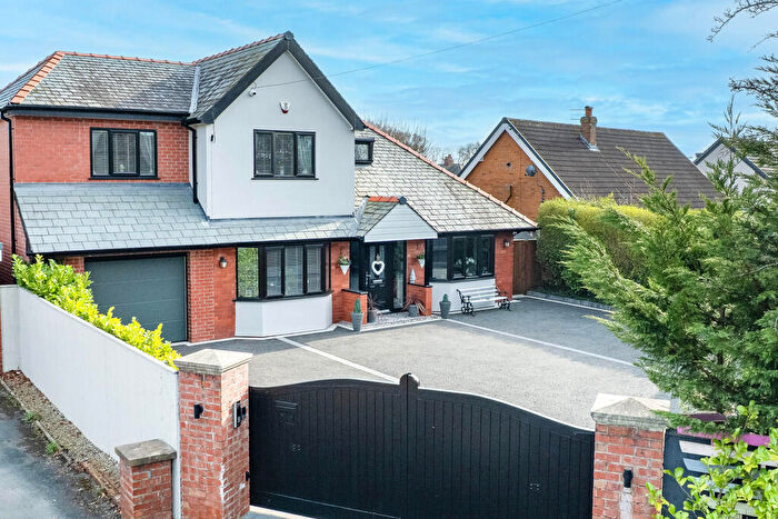 4 Bedroom Detached House For Sale In Liverpool Road, Penwortham, PR1