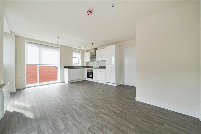 2 Bedroom Flat To Rent In Bedroom Property In Pillings Court, Leicester, LE3