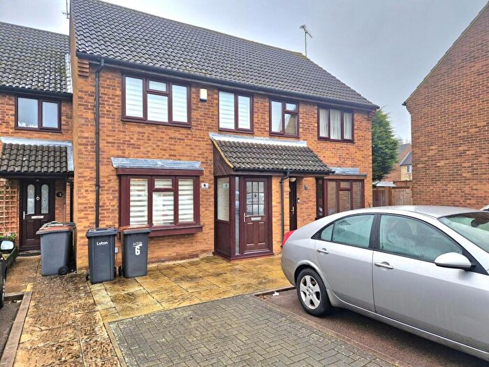 3 Bedroom House To Rent In Lucas Gardens Luton, LU3