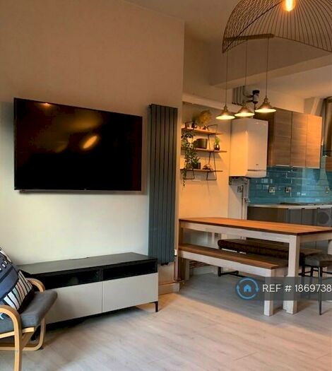 6 Bedroom Semi-Detached House To Rent In North Road, West Bridgford, Nottingham, NG2