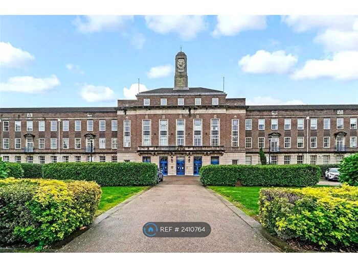 2 Bedroom Flat To Rent In Academy Court, Dagenham, RM8