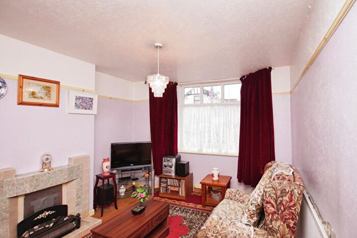 2 Bedroom Bungalow For Sale In Brook Road, Fishponds, Bristol, BS16