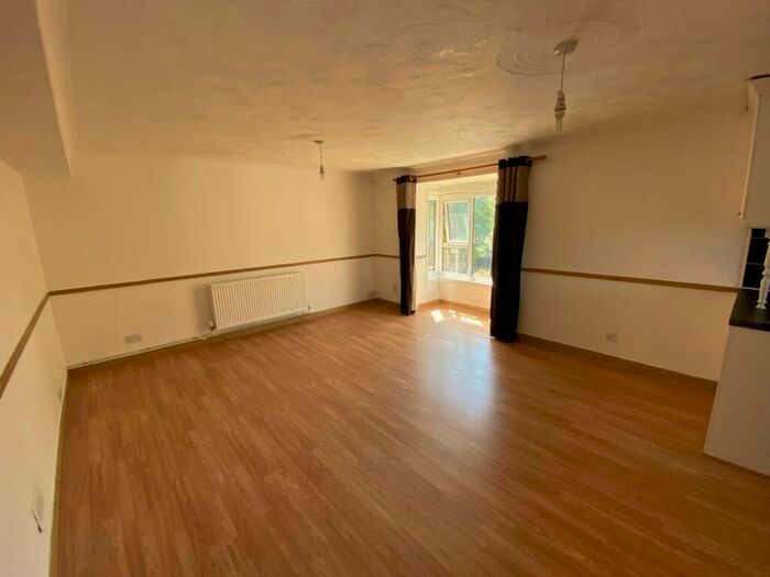 2 Bedroom Flat To Rent In Mushroom Field Road, Ecton Brook, Northampton, NN3