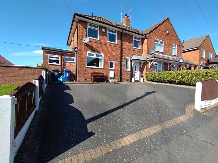 3 Bedroom Semi-Detached House For Sale In Bevan Avenue, Talke Pits, Stoke-On-Trent, ST7