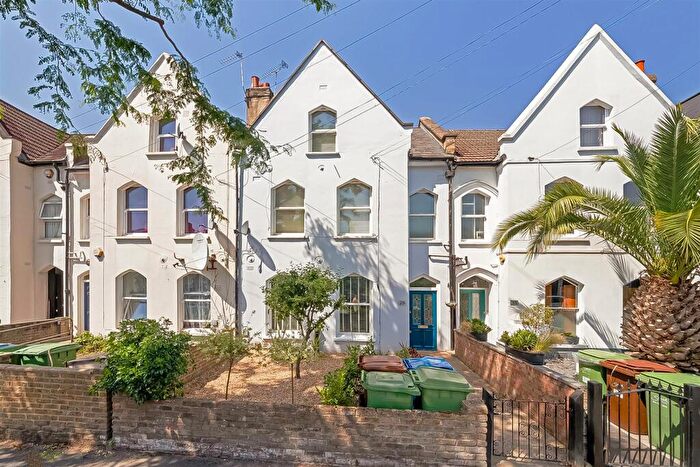1 Bedroom Flat For Sale In Montpelier Road, London, SE15