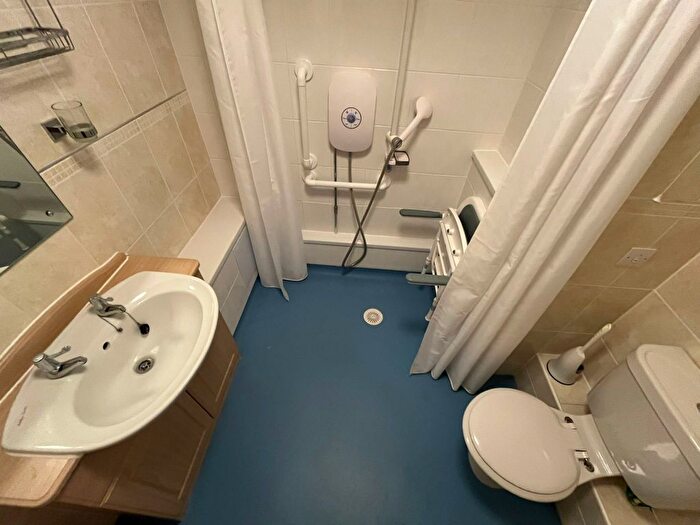 1 Bedroom Flat To Rent In Prices Lane, Reigate, RH2