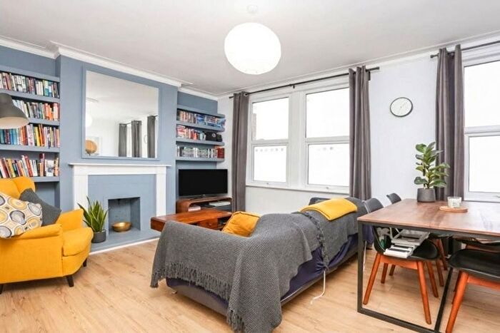 2 Bedroom Flat For Sale In Farley Road, Catford, SE6
