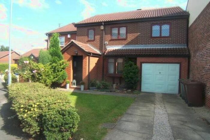 3 Bedroom Semi-Detached House To Rent In Fernleigh Court, Wakefield WF2