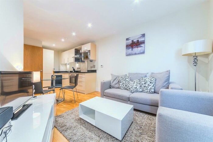 1 Bedroom Apartment To Rent In Cobalt Point, Millharbour, London, E14