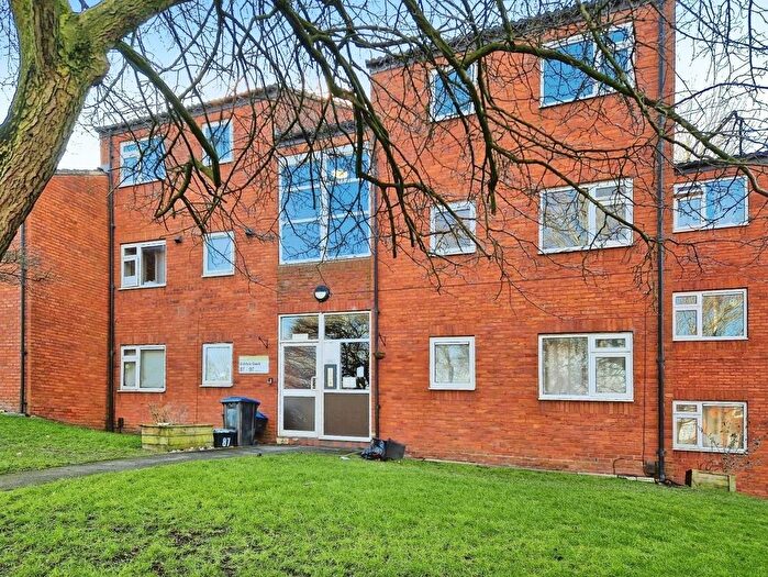 2 Bedroom Flat For Sale In Bramham Drive, Harrogate, HG3