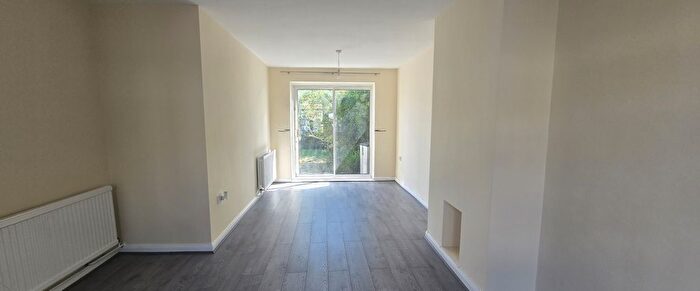 3 Bedroom Terraced House To Rent In Bradfield Drive, Barking, IG11