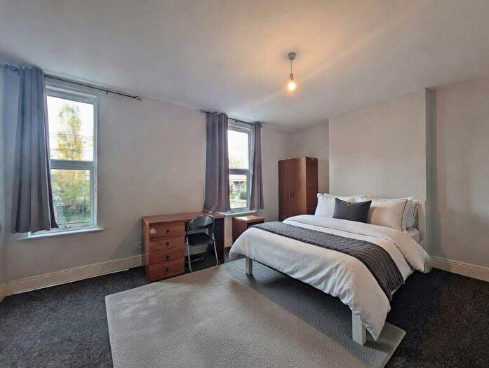 4 Bedroom Detached House To Rent In Highfield Road, Nottingham, NG7