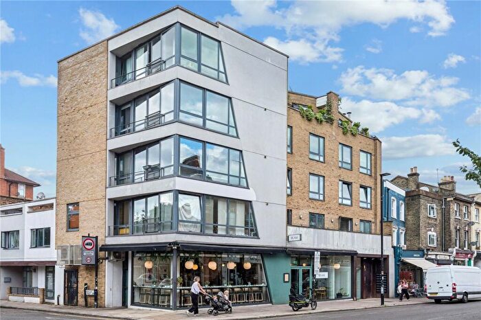 2 Bedroom Apartment For Sale In Blackstock Road, London, N5