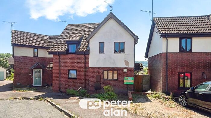 2 Bedroom Link Detached House For Sale In Kymin Lea, Wyesham, Monmouth, NP25