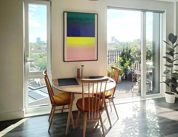 2 Bedroom Flat For Sale In Moulding Lane, London, SE14